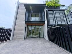 Sembawang Straits Estate (D27), Terrace #574851991